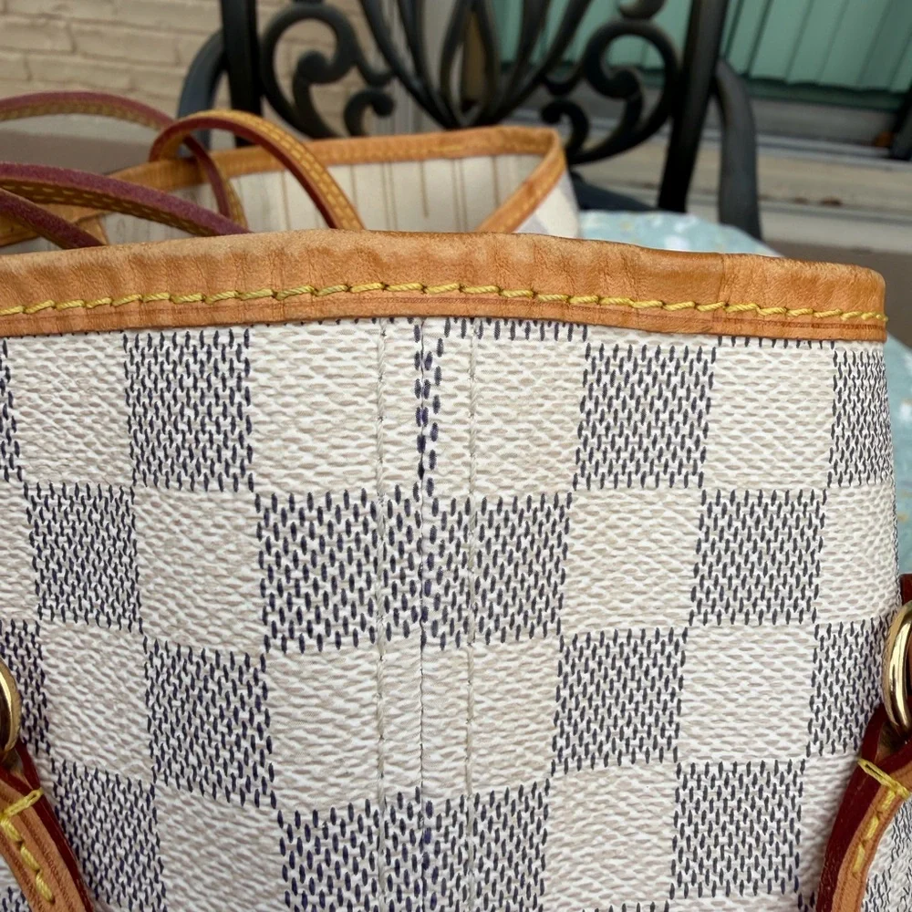 Louis Vuitton Neverfull MM (PRICE FIRM) - Picture 5 of 16